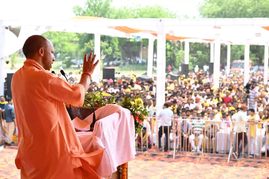 CM Yogi : मां केवल जीवन नहीं, संस्कारों की जननी होती हैं - सीएम योगी