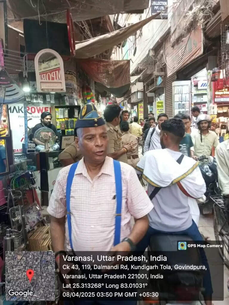 Nagar Nigam : दालमंडी में चला अतिक्रमण हटाओ अभियान, सड़क पर कब्जा करने वालों को दी गई सख्त चेतावनी