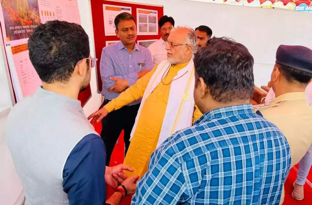 Inspection : प्रभारी मंत्री सुरेश खन्ना ने काली माता मंदिर से आज़मगढ़ मार्ग का किया निरीक्षण