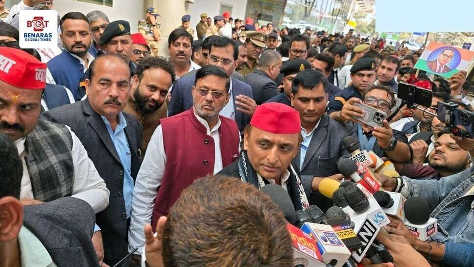 अखिलेश यादव का वाराणसी दौरा: बजट, महाकुंभ और मणिपुर पर साधा निशाना