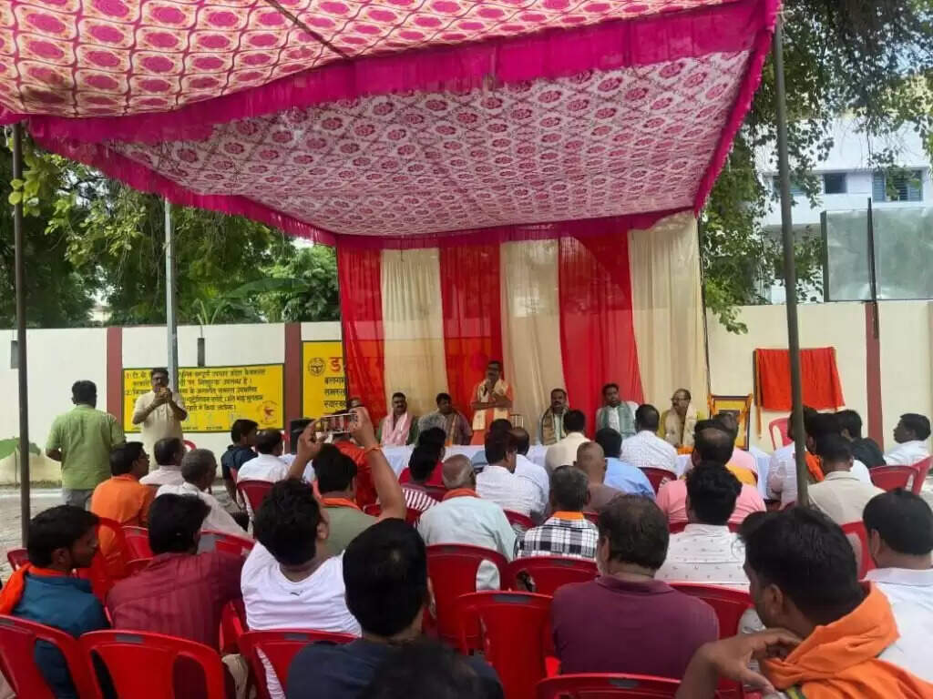 Varanasi : विधायक डॉ. नीलकंठ तिवारी ने कोनिया PHC में प्रसव कक्ष निर्माण का किया शिलान्यास, जल्द मिलेंगी मातृत्व सेवाएं