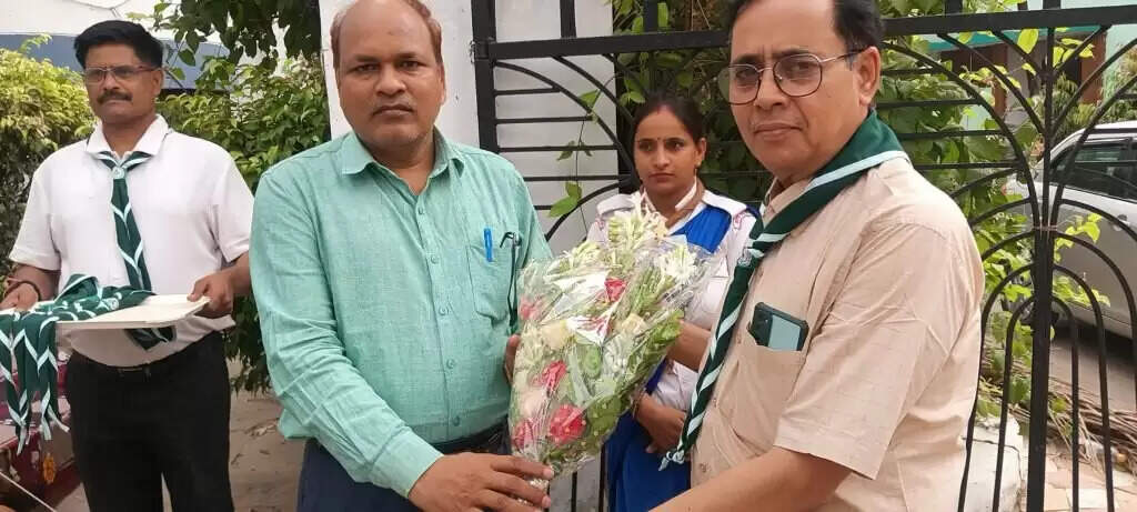 MGKVP : युवाओं को आत्मनिर्भर बनाने में स्काउट और गाइड शिविर प्रभावशाली : प्रो. मिश्र