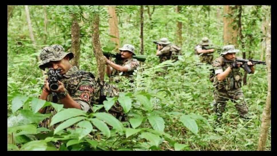 बीजापुर में सुरक्षा बलों और नक्सलियों के बीच मुठभेड़, 12 नक्सली ढेर, दो जवान शहीद