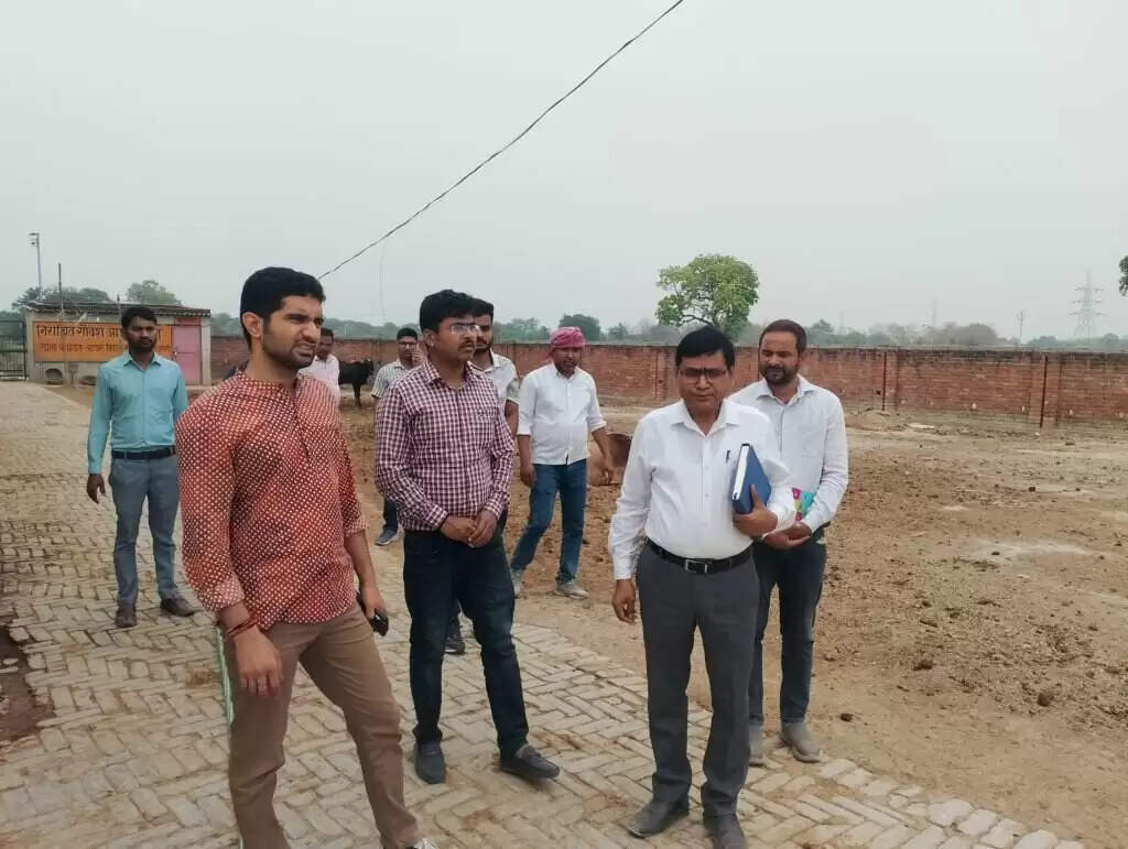 CDO Varanasi : आयर गौशाला का सीडीओ ने किया औचक निरीक्षण, लापरवाही पर दी सख्त चेतावनी
