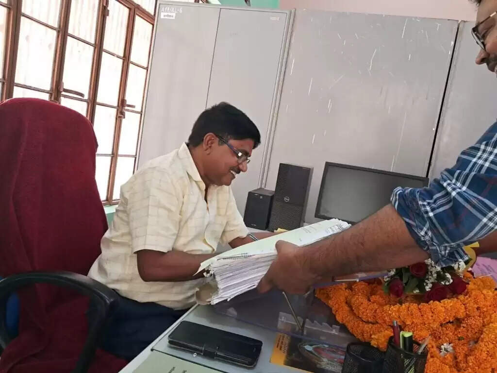 Kashi Vidyapith : डॉ. आनंद कुमार सिंह बने सहायक कुलसचिव, दो छात्रों का 7.2 लाख पैकेज पर कैम्पस प्लेसमेंट