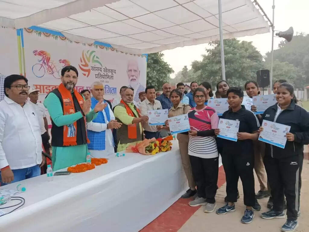 चार दिवसीय काशी सांसद खेलकूद जोन स्तरीय प्रतियोगिता 2024 का हुआ समापन