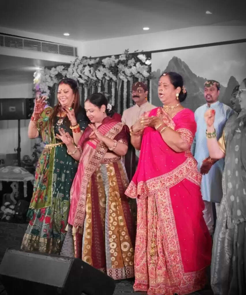 Varanasi : रोटरी नार्थ क्लब ने धूमधाम से मनाया तीजोत्सव, साइबर क्राइम से बचाव पर दी गई जानकारी