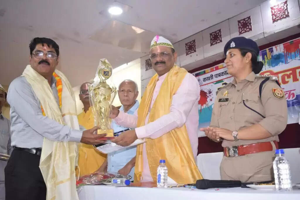 Press Club : फोटोग्राफी प्रतियोगिता, महापौर ने किया बहुउद्देशीय सभागार का लोकार्पण