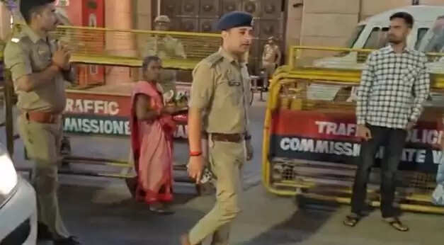 India-Pakistan Conflict : भारत-पाक पर बढ़ते तनाव के बीच UP में रेड अलर्ट, वाराणसी में भी कड़ी सुरक्षा व्यवस्था