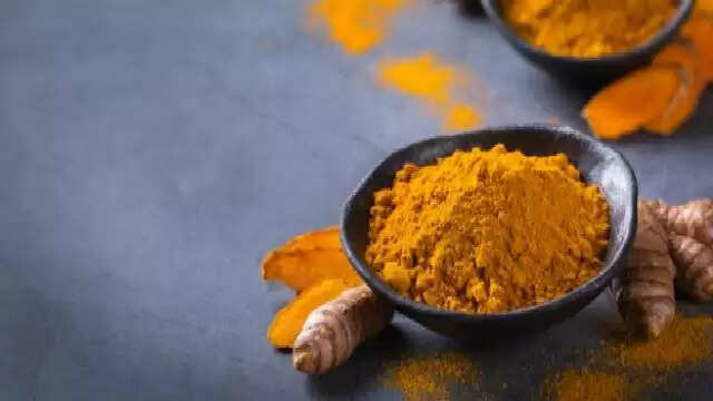 Identify Fake Turmeric Powder : कहीं आप भी तो नहीं खा रहें नकली हल्दी? इन आसान ट्रिक से मिनटों में करें पहचान