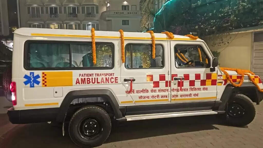 रोटरी क्लब ऑफ वाराणसी नॉर्थ ने नौगढ़ में सचल चिकित्सा सेवा हेतु एम्बुलेंस सौंपी