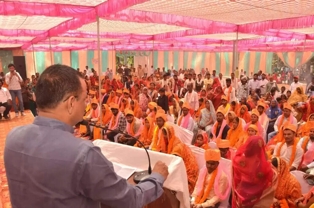 Mass Marriage Scheme: शहीद उद्यान में 45 जोड़ों का विवाह सम्पन्न, नगर निगम ने की शानदार व्यवस्था