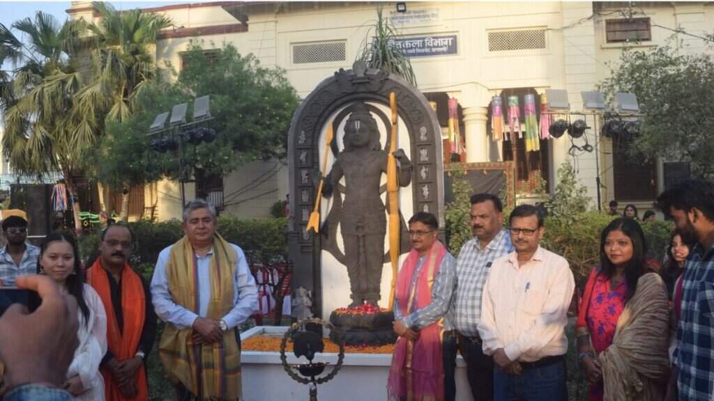 MGKVP Art Exhibition : वार्षिक कला प्रदर्शनी एवं कला मेले का शुभारंभ, कुलपति प्रो. आनन्द कुमार त्यागी ने किया उद्घाटन