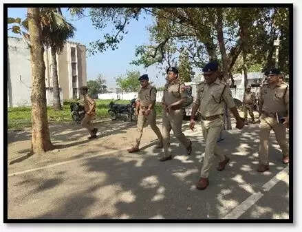 Police Recruitment 2025 : आईजी वाराणसी परिक्षेत्र ने किया गाजीपुर का वार्षिक निरीक्षण, पुलिस लाइन में तैयारियों का लिया जायजा