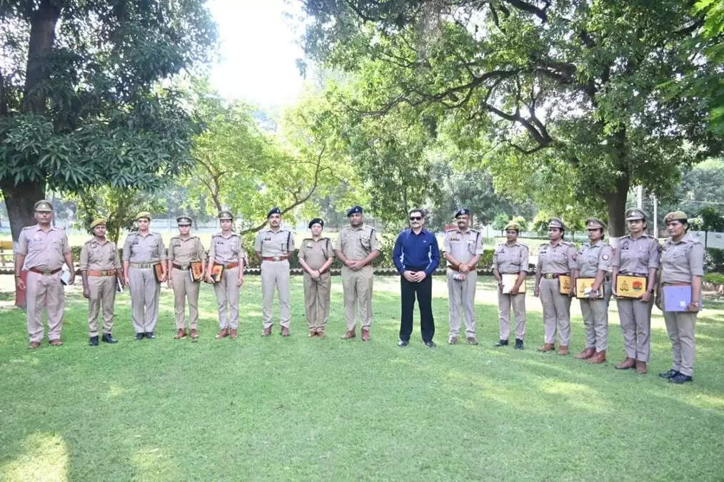 Police Commissioner ने महिला आरक्षियों संग किया संवाद, समस्याओं के समाधान के दिए निर्देश