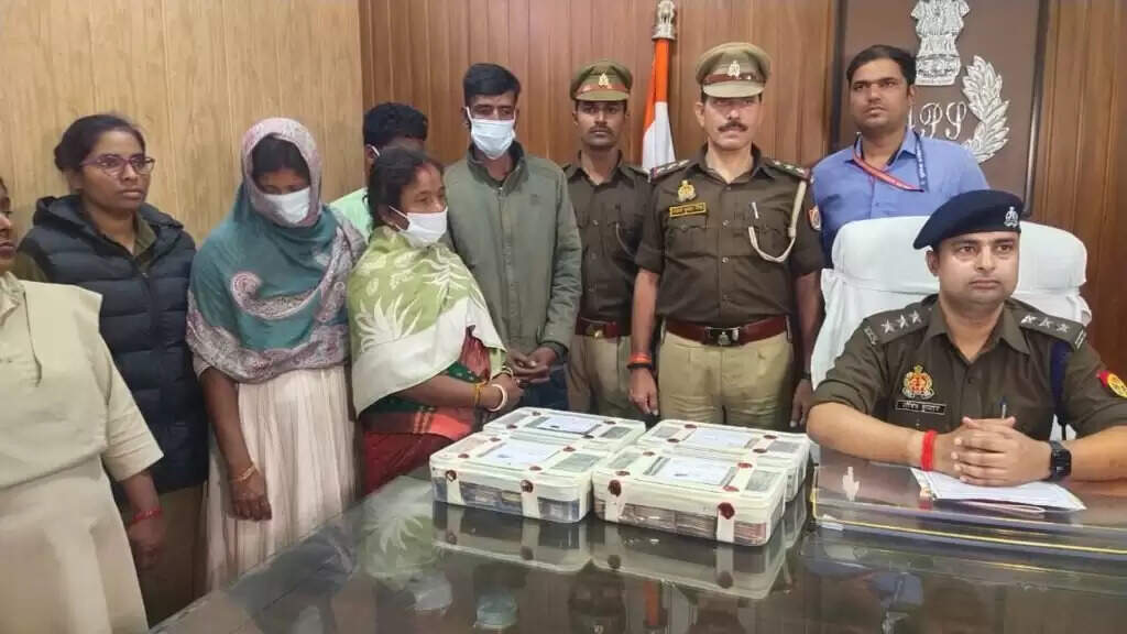 टप्पेबाजी कर 10 लाख रुपये उड़ाने वाले गिरोह के 4 सदस्य गिरफ्तार