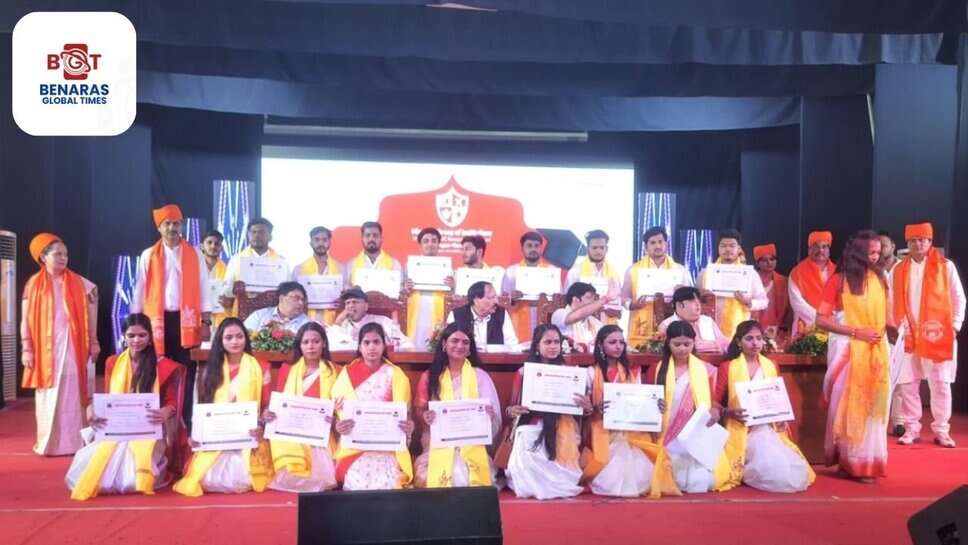Microtek College Convocation: 388 Students को Degrees, 34 को Gold Medal &ndash; BHU के मंच पर सजी सांस्कृतिक छटा