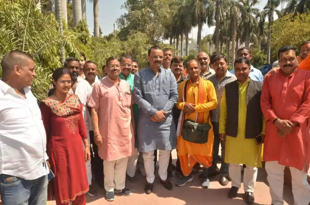 Mass Marriage Scheme: शहीद उद्यान में 45 जोड़ों का विवाह सम्पन्न, नगर निगम ने की शानदार व्यवस्था