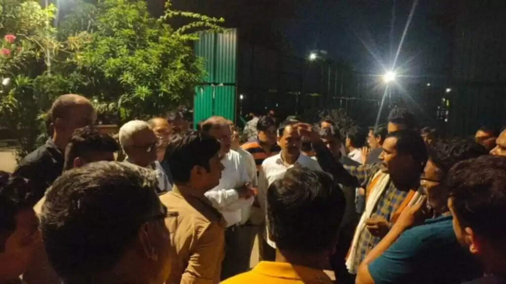 Varanasi: कार पार्किंग विवाद में शिक्षक की रॉड-ईंट से पीटकर हत्या, आरोपी आदर्श सिंह समेत 3 गिरफ्तार