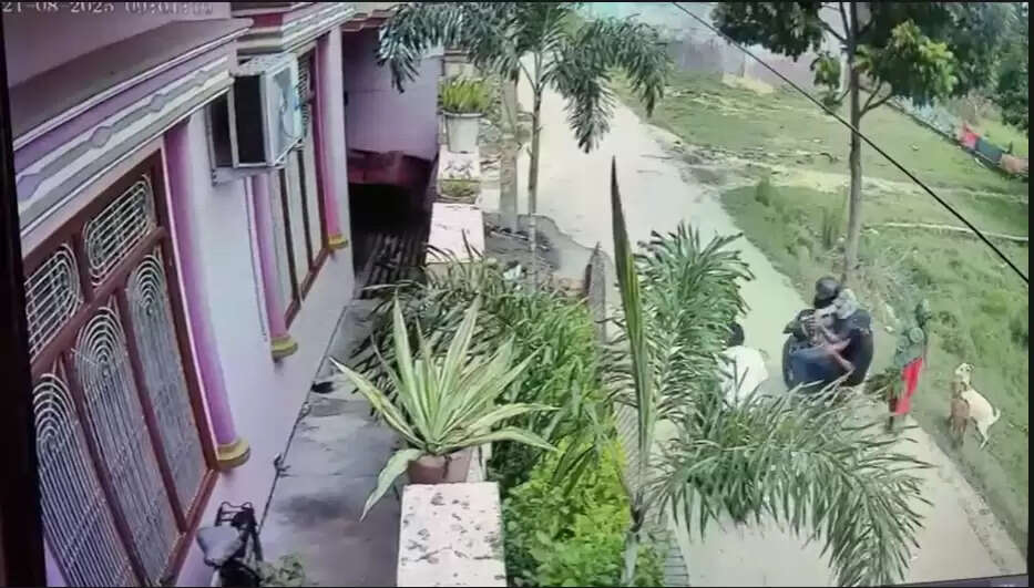 Varanasi: सारनाथ में कालोनाइजर की दिनदहाड़े गोली मारकर हत्या, सीसीटीवी में कैद हुई वारदात