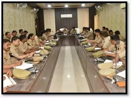 Police Recruitment 2025 : आईजी वाराणसी परिक्षेत्र ने किया गाजीपुर का वार्षिक निरीक्षण, पुलिस लाइन में तैयारियों का लिया जायजा