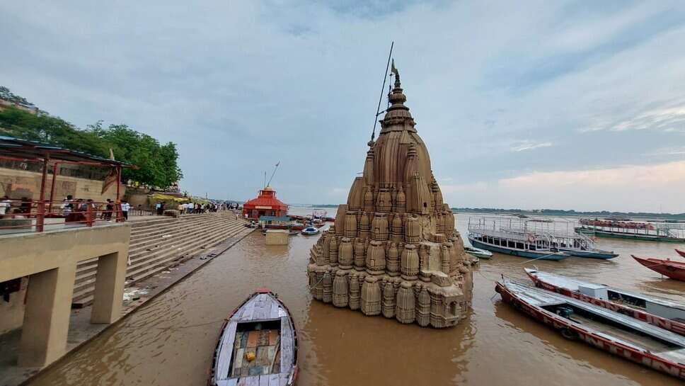 Varanasi : गंगा के जलस्तर में तेजी से वृद्धि, चार दिन में 15 फीट बढ़ी