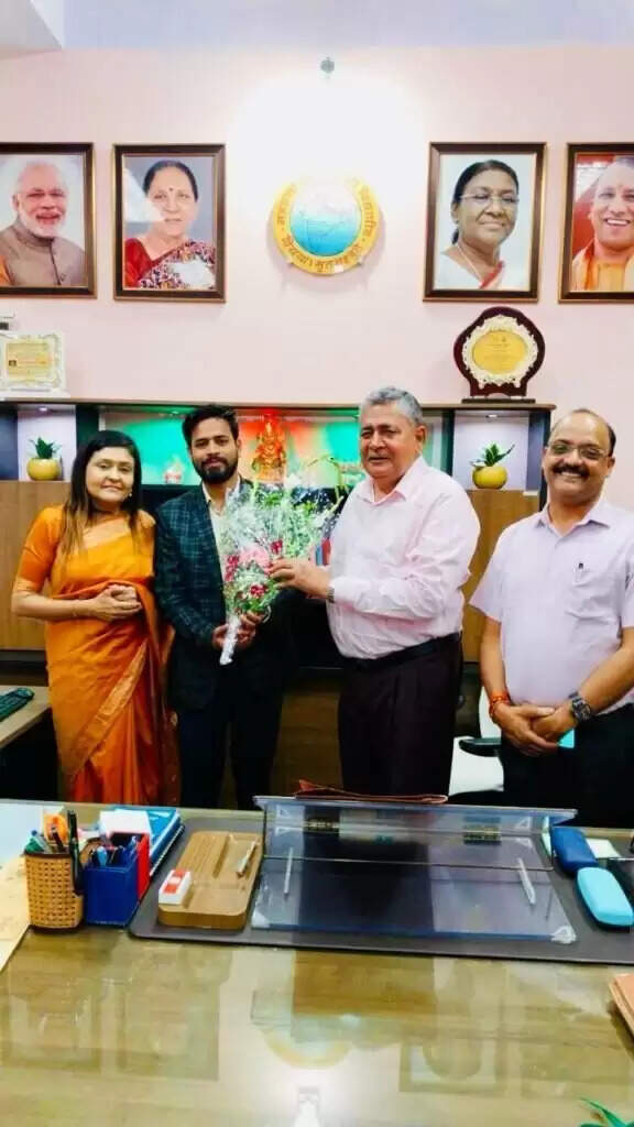 Kashi Vidyapith : डॉ. आनंद कुमार सिंह बने सहायक कुलसचिव, दो छात्रों का 7.2 लाख पैकेज पर कैम्पस प्लेसमेंट