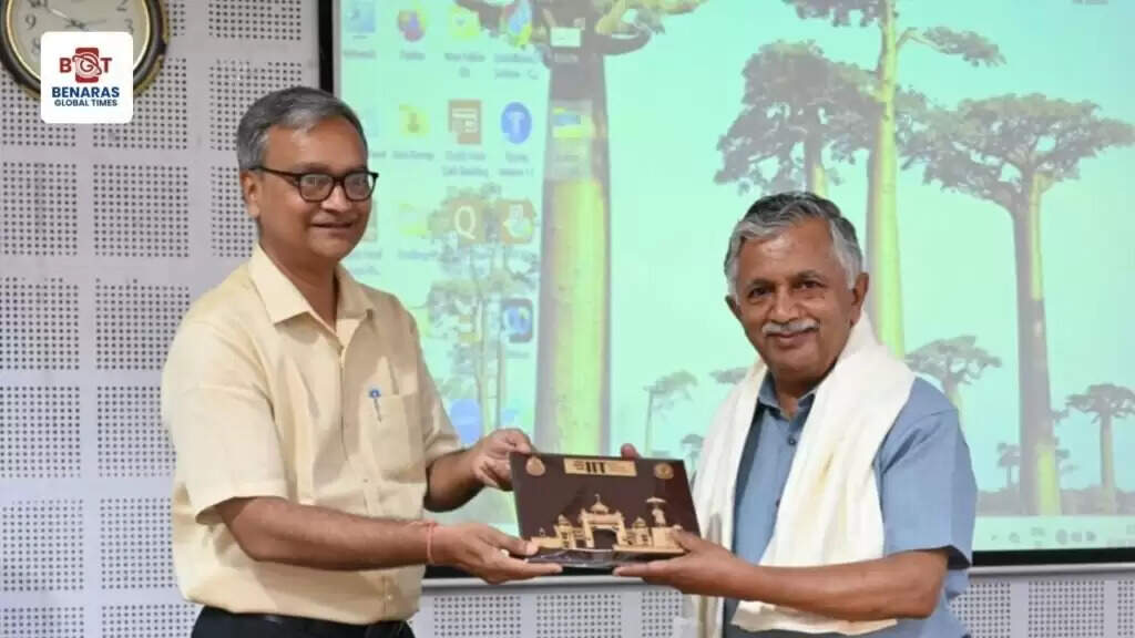 IIT BHU Junior Assistant Training Program Concludes: सूचना का अधिकार अधिनियम समेत प्रशासनिक दक्षता पर मिला प्रशिक्षण