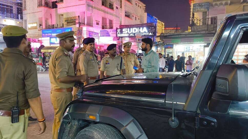 धनतेरस पर डीसीपी वरुणा ने पकड़ी फर्जी विधानसभा पास लगी थार