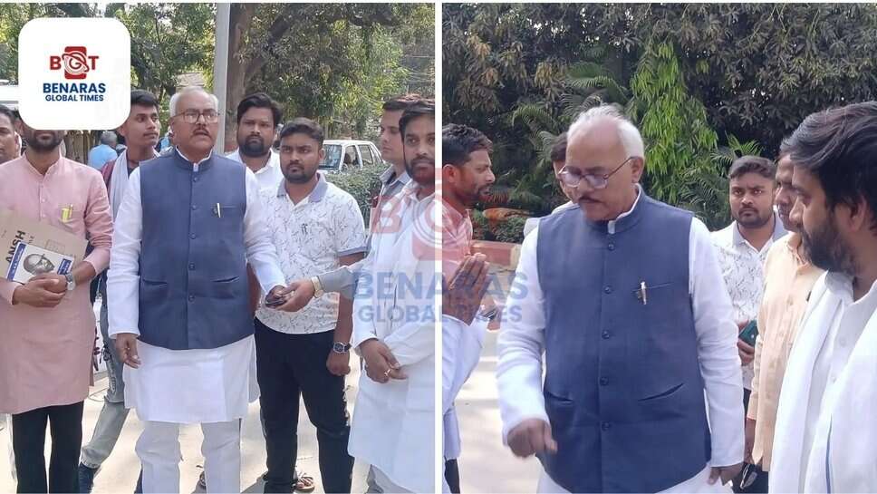 BHU : पीएचडी प्रवेश को लेकर छात्र का धरना जारी, सियासी हलचल तेज