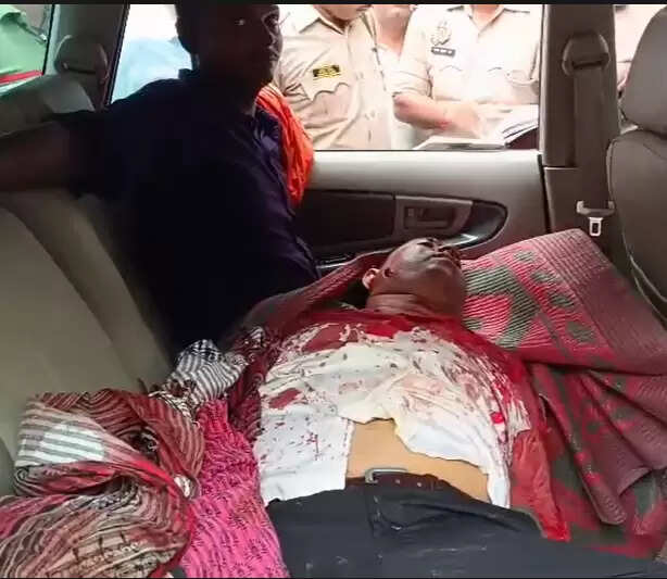 Varanasi: सारनाथ में कालोनाइजर की दिनदहाड़े गोली मारकर हत्या, सीसीटीवी में कैद हुई वारदात