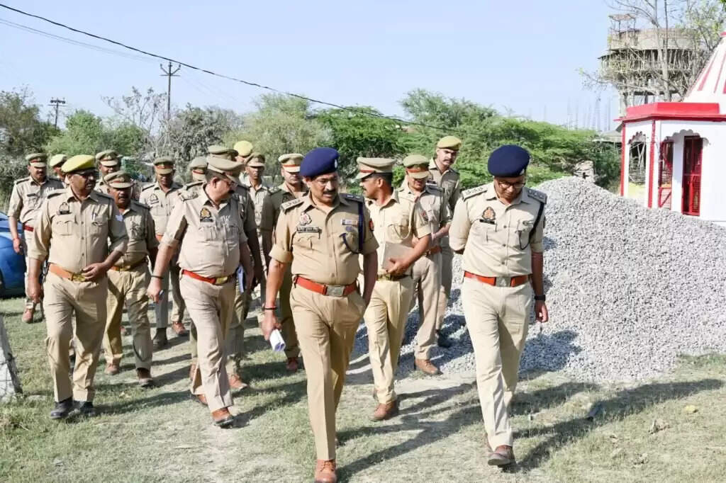 Jahangirabad Police : पुलिस अधीक्षक दिनेश कुमार सिंह ने थाना जहांगीराबाद का किया वार्षिक निरीक्षण, दिए साफ-सफाई और सुरक्षा के निर्देश