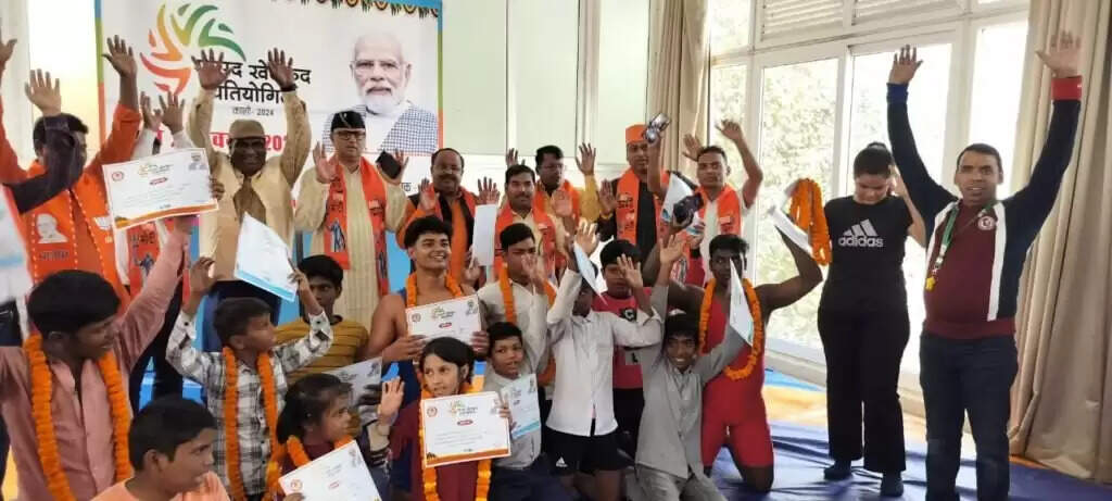 चार दिवसीय काशी सांसद खेलकूद जोन स्तरीय प्रतियोगिता 2024 का हुआ समापन