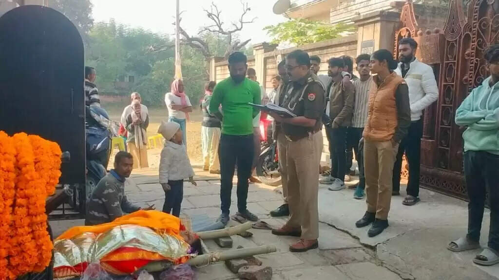 सारनाथ में महिला ने की आत्महत्या, ससुराल वालों पर हत्या का आरोप