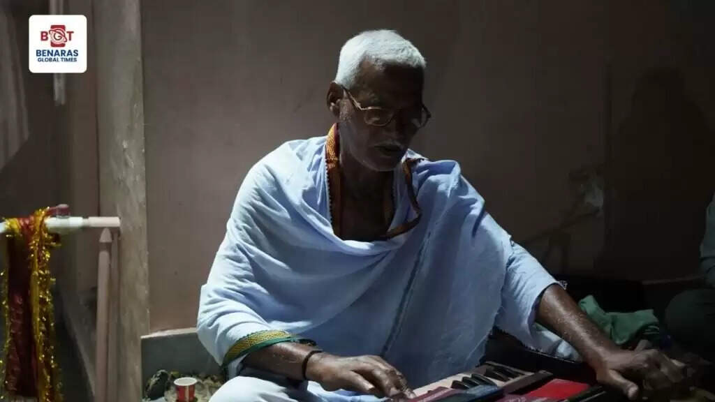 Ganesh Gaibi में साप्ताहिक भजन संध्या का आयोजन, भक्ति गीतों से गूंजा महमूरगंज का वातावरण