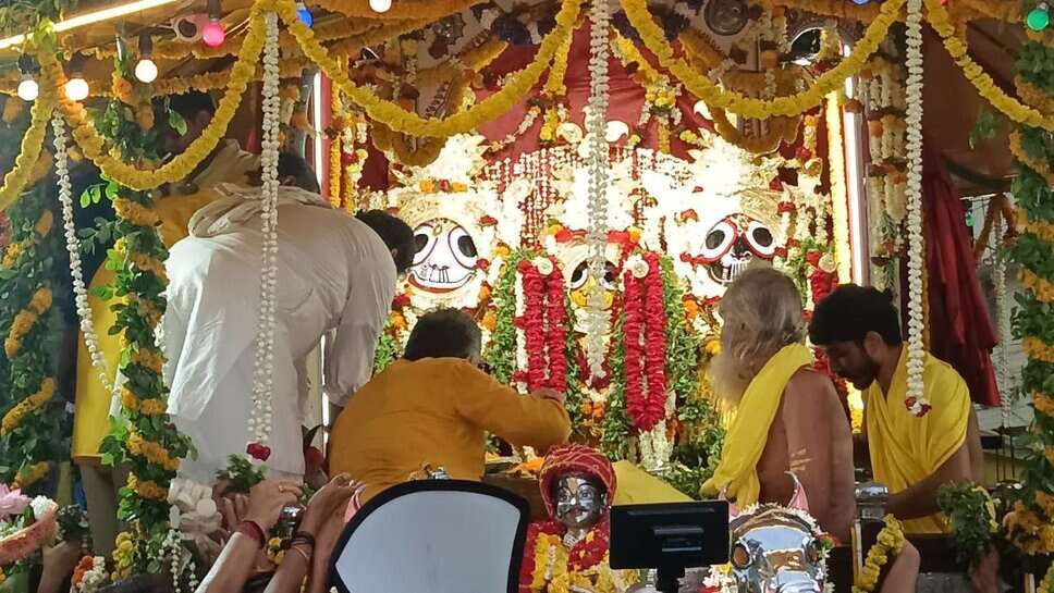 Rath Yatra Mela : भगवान जगन्नाथ रथ पर हुए विराजमान, दर्शन कर भावविभोर हो रहे भक्त, काशी में तीन दिवसीय रथयात्रा मेला शुरू