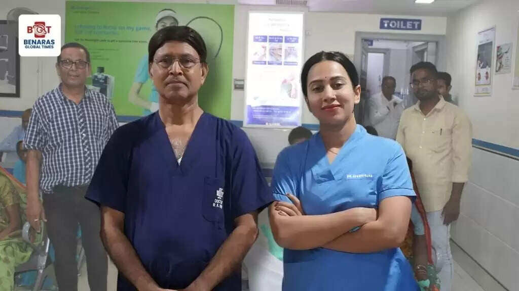बड़ा मंगल पर 100 से अधिक श्रद्धालुओं ने लिया प्रसाद, RK Netralaya के डॉ. आर.के. ओझा को निःशुल्क मोतियाबिंद ऑपरेशन के लिए किया सम्मानित