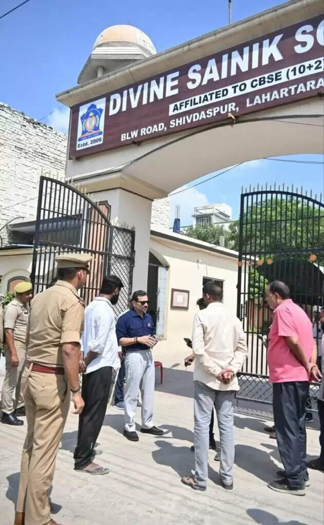 अब गाड़ियों पर ठाकुर, ब्राह्मण, यादव...नहीं, सिर्फ नंबर चलेगा! Varanasi Police का सख्त एक्शन