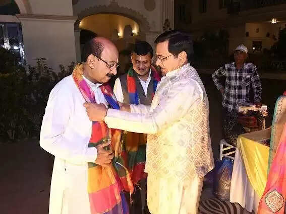 Phaguni Bayar : भारत विकास परिषद काशी ने वाराणसी में आयोजित किया भव्य होली मिलन समारोह