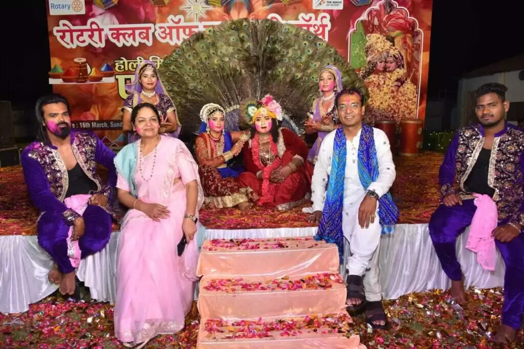 Rotary Club : रोटरी क्लब वाराणसी नॉर्थ ने फूलों की होली के साथ मनाया होली मिलन समारोह