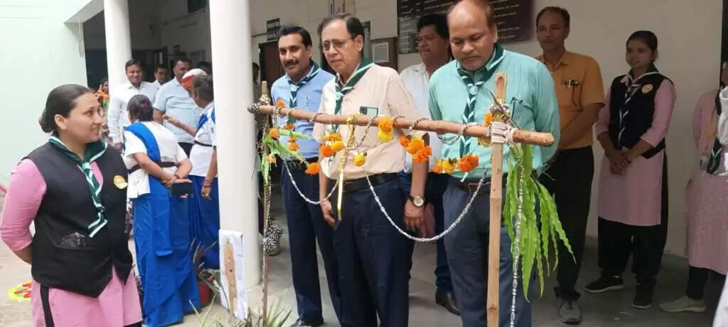 MGKVP : युवाओं को आत्मनिर्भर बनाने में स्काउट और गाइड शिविर प्रभावशाली : प्रो. मिश्र