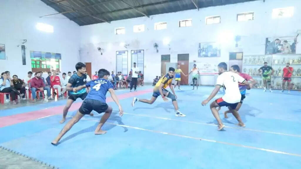 काशी विद्यापीठ : National Sports Day के तहत कबड्डी से हुई खेल प्रतियोगिताओं की शुरुआत