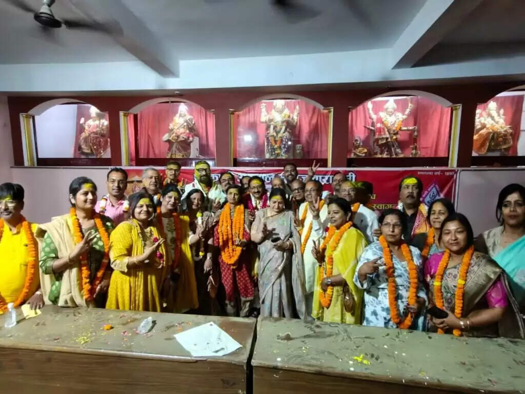 Kashi Agrawal Samaj Election 2025-28 : संतोष कुमार अग्रवाल फिर सभापति, डॉ. रचना अग्रवाल बनीं पहली महिला प्रधानमंत्री