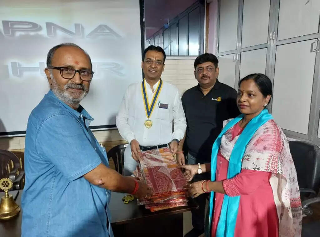 रोटरी क्लब ऑफ़ वाराणसी नॉर्थ ने अपना घर आश्रम में 2000 किलो खाद्य सामग्री का किया अन्न दान