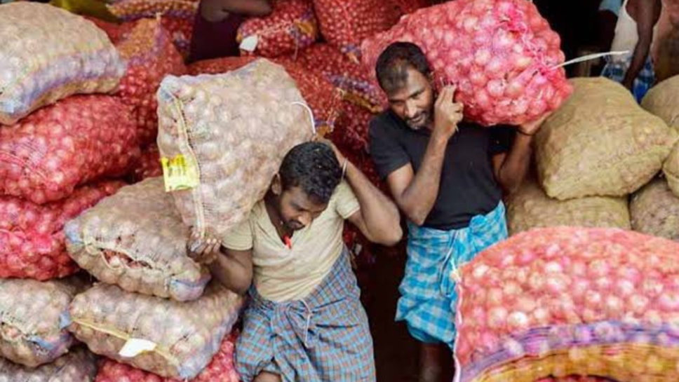 अक्तूबर में थोक महंगाई दर बढ़कर 2.36% पहुंची, खाद्य वस्तुओं की कीमतों में उछाल मुख्य कारण