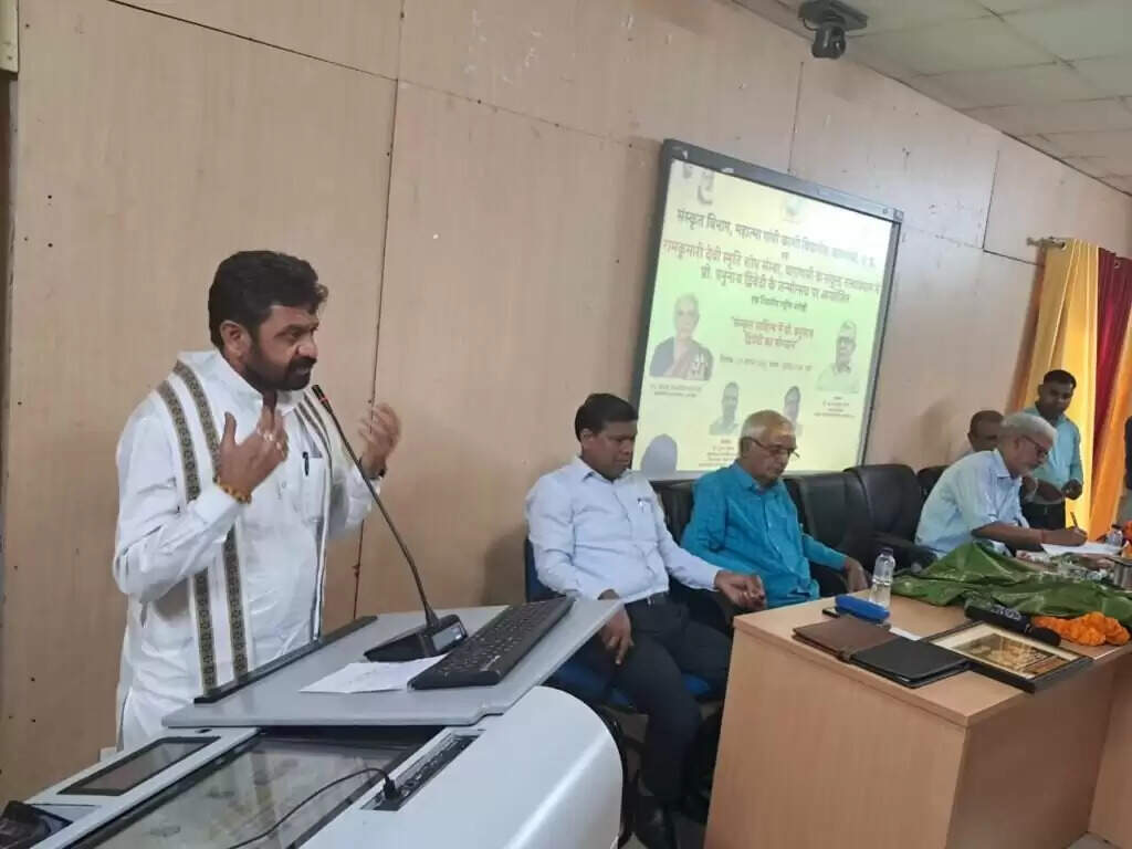 प्रो. Prabhunath Dwivedi की जयंती पर काशी विद्यापीठ में राष्ट्रीय संगोष्ठी, कुलपति ने किया उद्घाटन