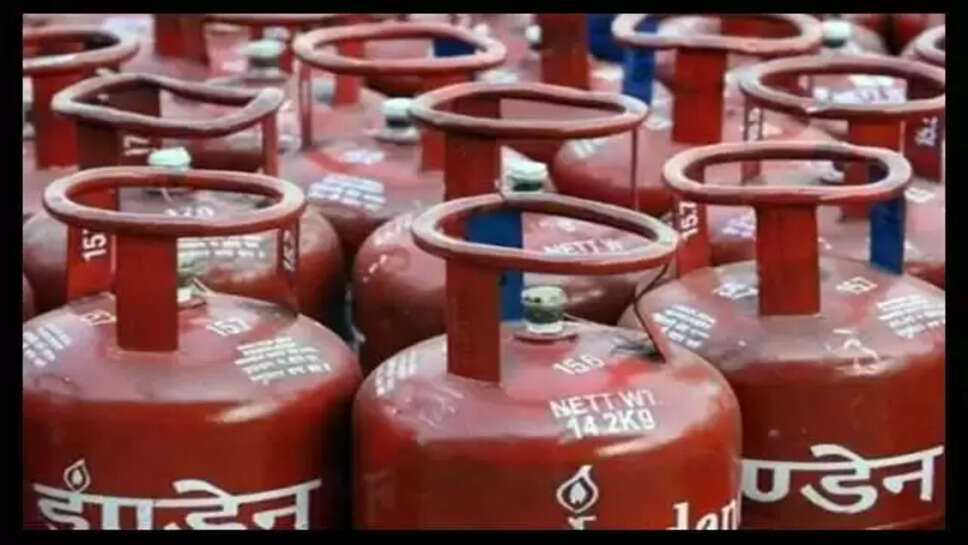 कमर्शियल एलपीजी सिलेंडर की कीमत में बढ़ोतरी, घरेलू सिलेंडर की कीमत स्थिर