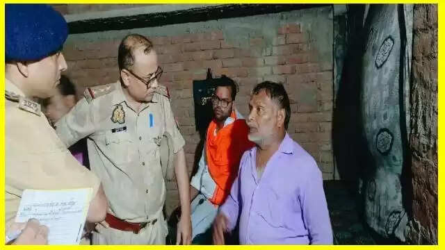 Chandauli : सब्जी खरीदने गई युवती को प्रेमी ने मारी गोली, फिर खुद को भी गोली से उड़ाया