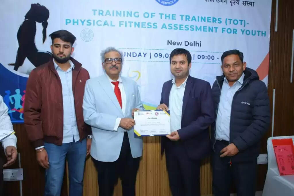 काशी विद्यापीठ के डॉ. अंबुज कुमार मिश्र ने नई दिल्ली में बाल उमंग दृश्य संस्था ट्रेनिंग में लिया भाग