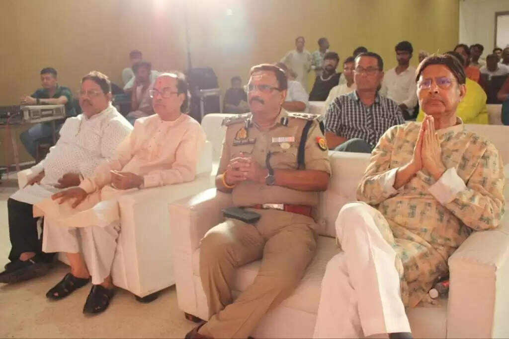 Kashi Vishwanath Dham में ‘पूरब पच्छिम संगीत’ भजन संध्या का आयोजन, प्रसिद्ध नृत्यांगना ममता टंडन के कत्थक नृत्य ने दर्शकों को किया मंत्रमुग्ध